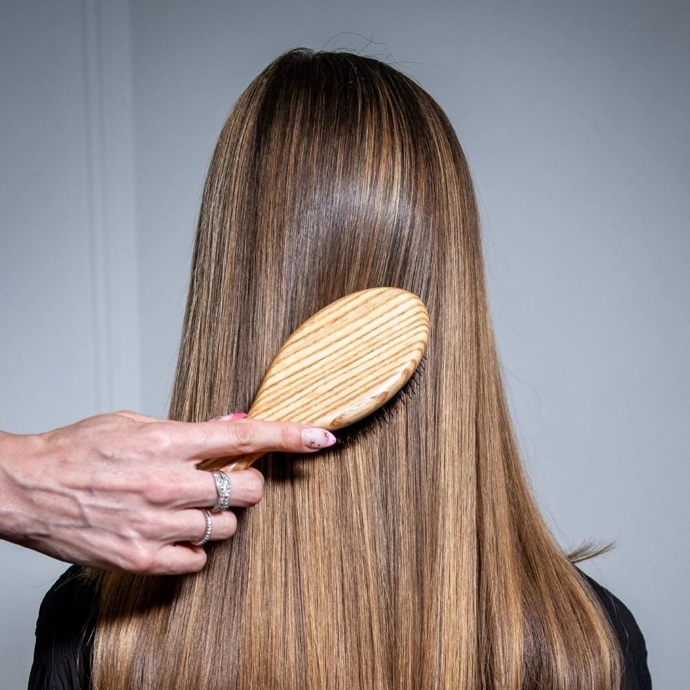 Lust Luxury Wooden Medium Brush - Image 2
